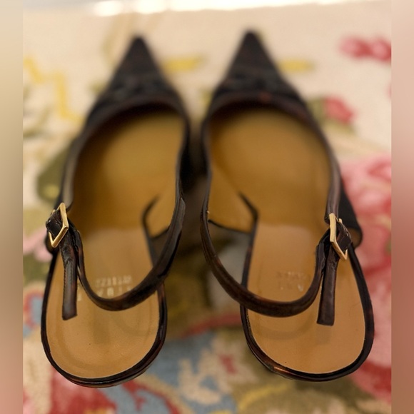 STUART WEITZMAN Vintage Black & Tortoise Patent Pointed Toe Slingback Heels - 11 - Picture 11 of 16
